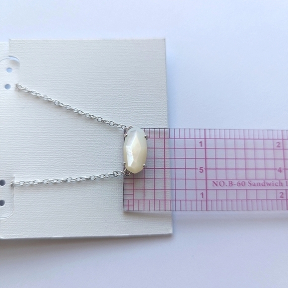 Kendra Scott Ever Opalescent Quartz Pendant Silver Choker Necklace Cream Stone - Picture 8 of 8